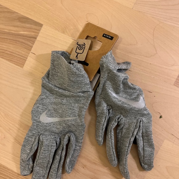 Nike Dri fit accelerate gloves - Picture 1 of 3